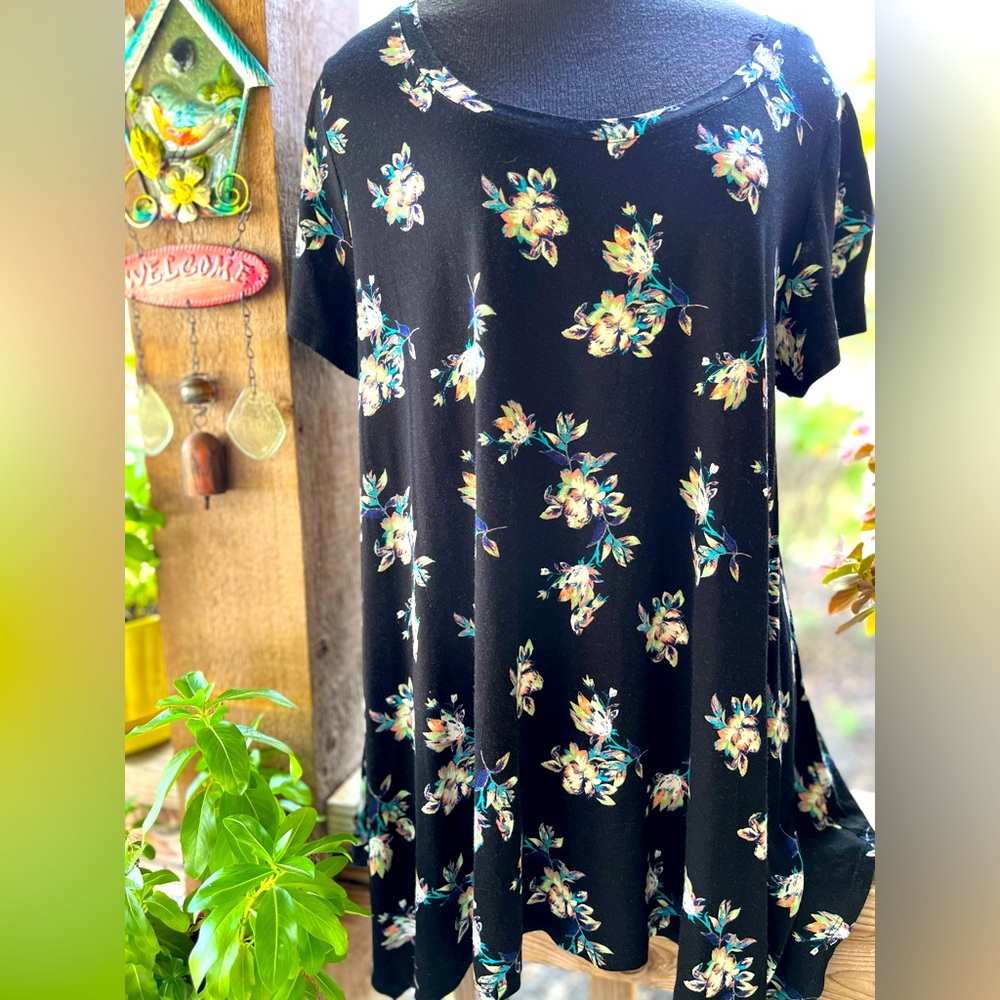 Tabitha Webb 1X Black Floral Pullover Loose Flowy Soft Stretch Tunic Top